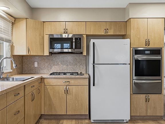 4th image of 46 Stanley St Floor 2