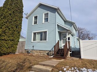 906 Otter Ave, Oshkosh, WI 54901