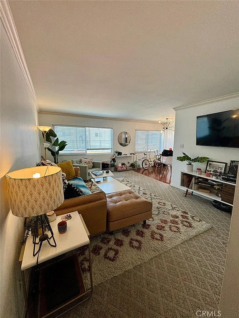 1 bed, 654 sqft, $2,100 — Photo 1