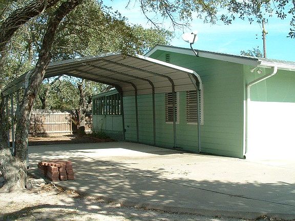 3rd image of 173 Shady Oak Ln