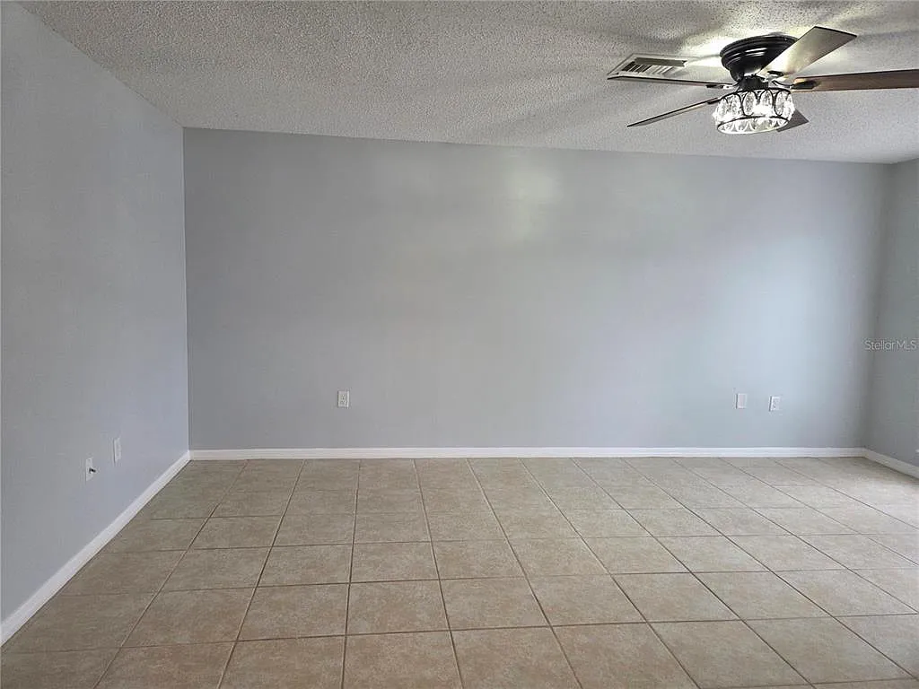 2 bed, 1.0 bath, 1000 sqft, $1,400 — Photo 4