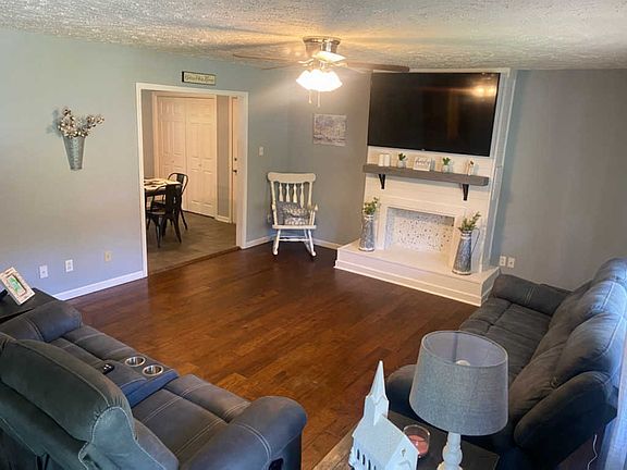 4th image of 4120 Lena Ct