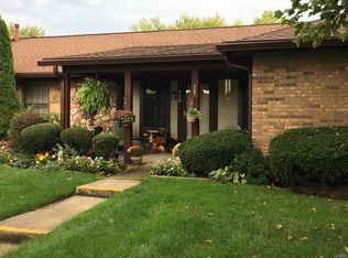 830 Pine Needles Dr, Dayton, OH 45458