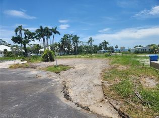 102 Oak Ln, Fort Myers, FL 33908