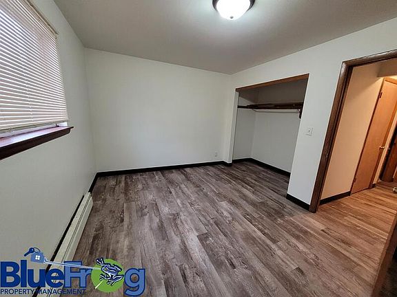 5th image of 210 N Summit St #2