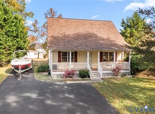 1120 S Glebe Rd, Montross, VA 22520