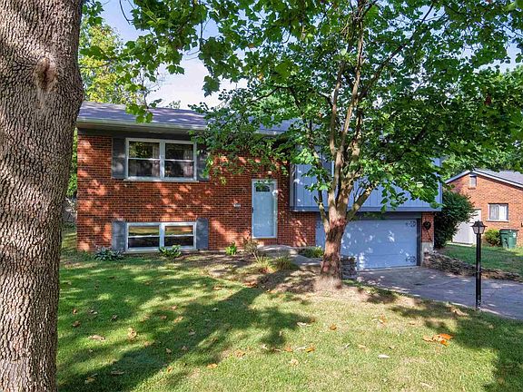 2nd image of 822 Niewahner Dr
