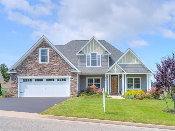 608 Willard Dr, Blacksburg, VA 24060