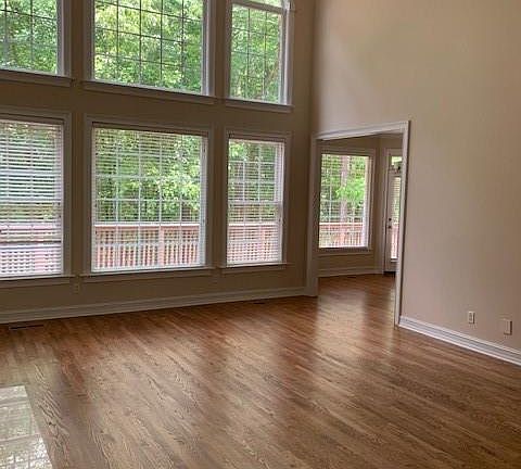 4th image of 1003 Laddington Ln