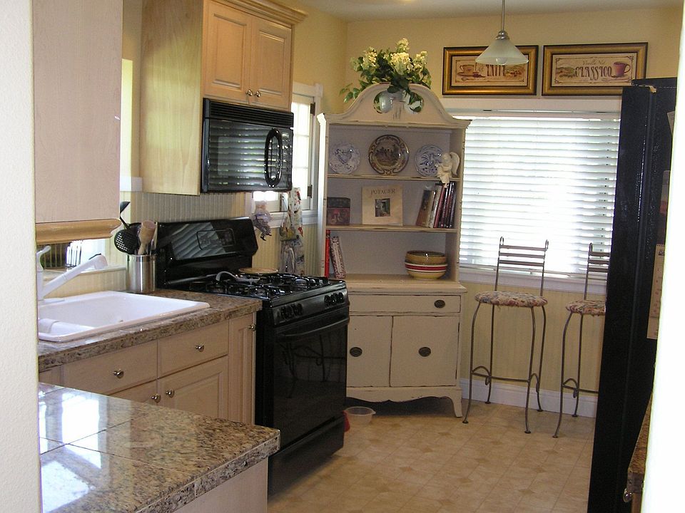 Kitchen 1