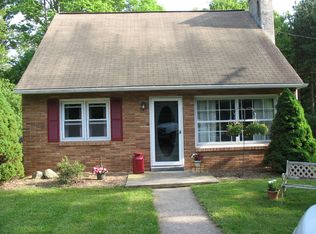 104 Allegheny Ave, Eagles Mere, PA 17731