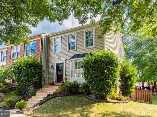 4452 Holly Ave, Fairfax, VA 22030