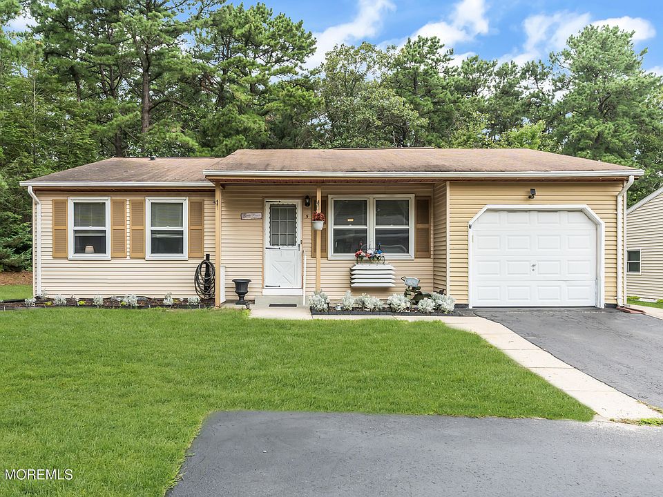 1st image of 5 Natick Lane #71