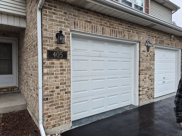 405 S Wenbriar Sq — Photo 3