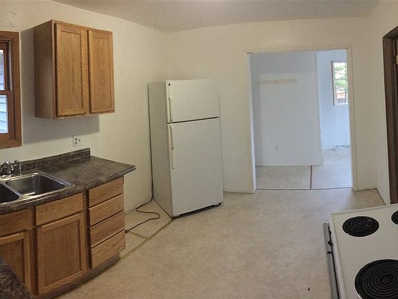 3rd image of 2443 Norwood St