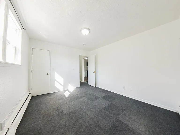 The Flats on 21st — Photo 11