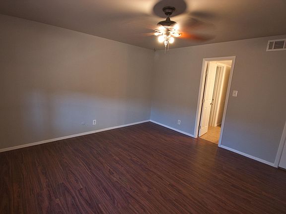 2nd image of 350 Thunderbird Dr APT 16