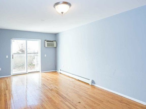4th image of 21-09 41st St #1