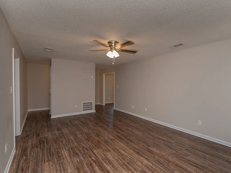 2937 Dahlia Dr — Photo 8