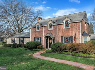 819 N Fairway Rd, Glenside, PA 19038