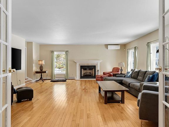 4th image of 60 Catella Road