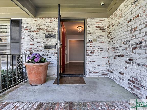 4th image of 218 Oxford Drive