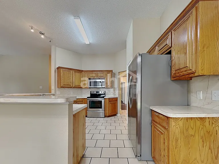 7908 Rattlers Ct — Photo 3