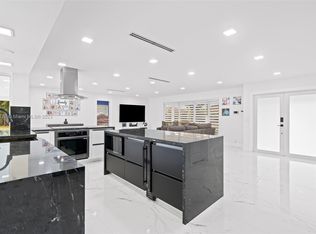5201 SW 8th St, Plantation, FL 33317