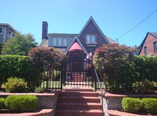 2903 28th Ave W, Seattle, WA 98199