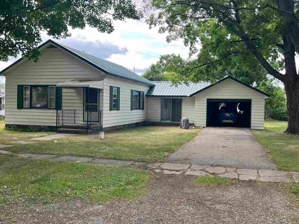 6226 Maple St, Levering, MI 49755