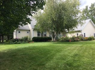 W384N7323 Cottonwood Ct, Oconomowoc, WI 53066