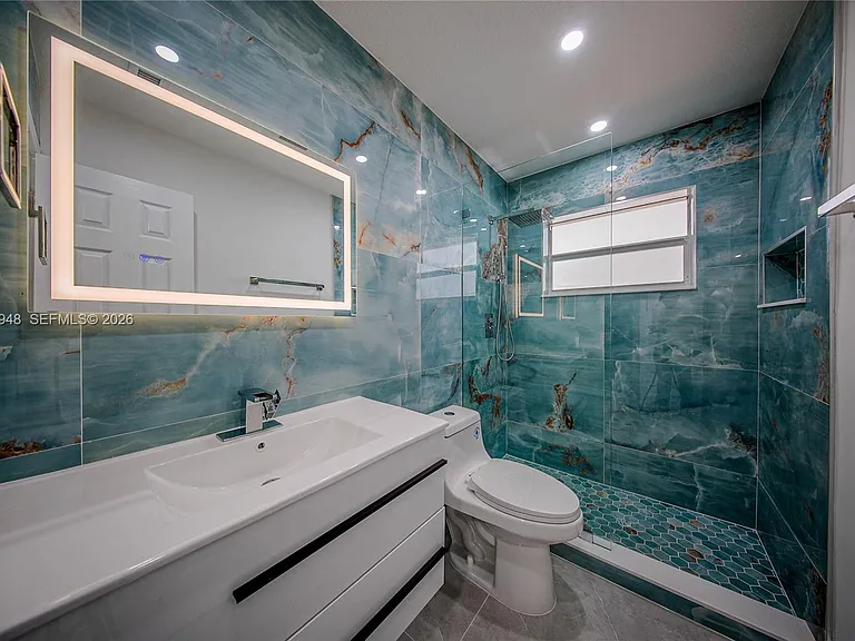 2458 Polk St #201 — Photo 14