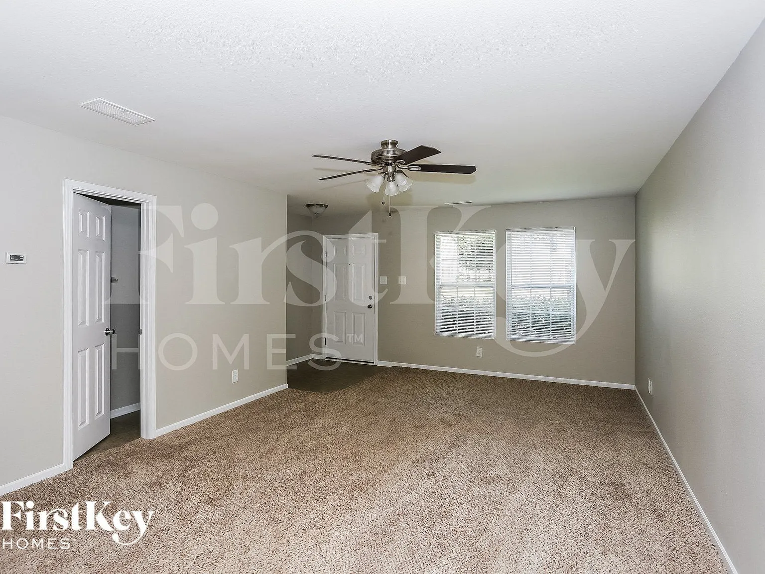 3 bed, 2.5 bath, 1639 sqft, $2,130 — Photo 4