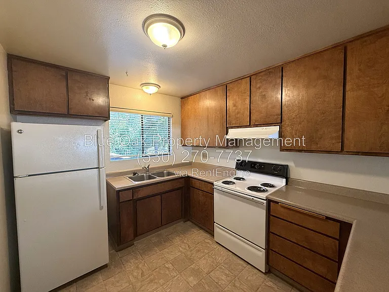 985 Salem St #6 — Photo 5