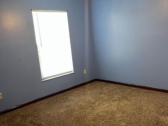 5th image of 8126 SABLE WOOD Drive N