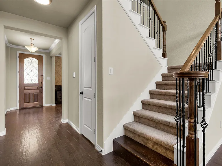 214 Crestbrook Dr — Photo 14