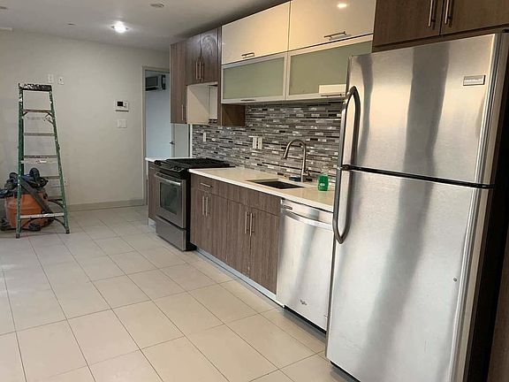 3rd image of 3516 Astoria Blvd APT 3C