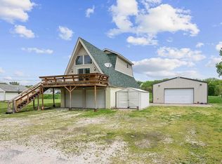 17961 Spencer Rd, Pleasant Valley, IA 52767