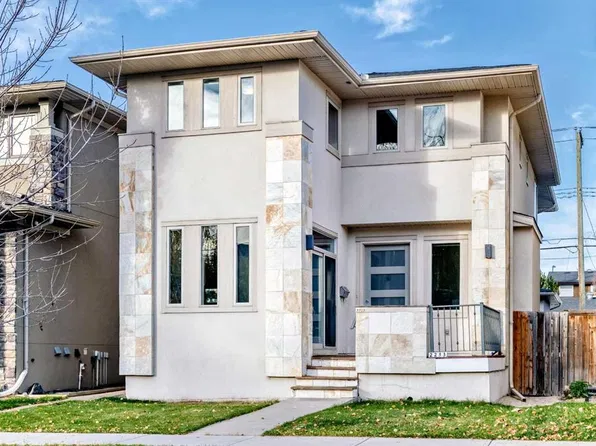 2233 E 26th St SW, Calgary, AB T3E 2A4