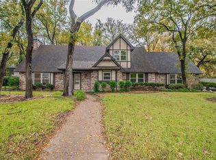 2101 Stafford Dr, Arlington, TX 76012