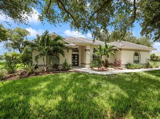567 Lake Of The Woods Dr, Venice, FL 34293