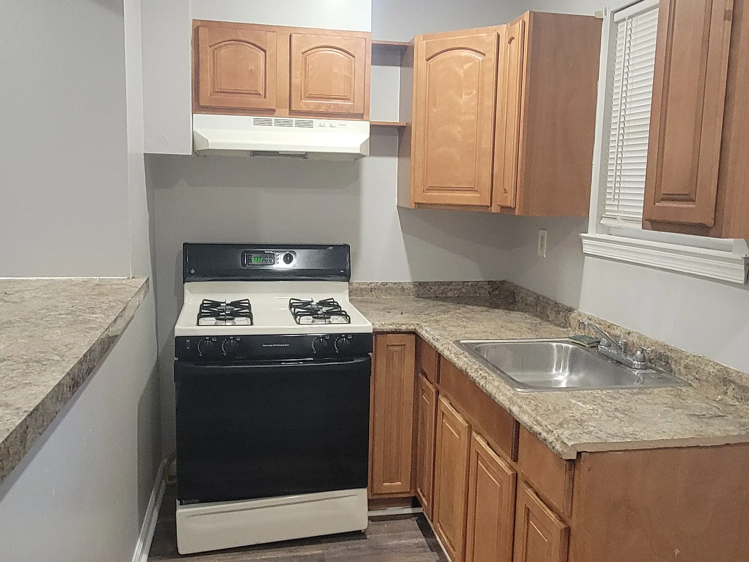 2 bed, 1022 sqft, $1,250 — Photo 4
