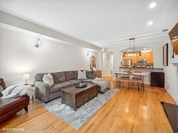 4th image of 1413 W Cuyler Ave APT 2W