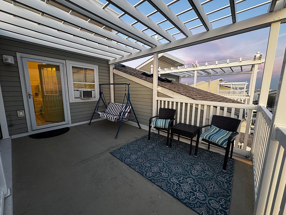 1st image of 6615 Seaspray Ave #2