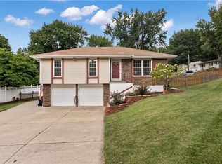 4744 NE 38th St, Kansas City, MO 64117