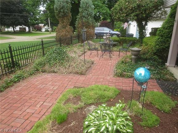 3rd image of 122 Mayflower Dr
