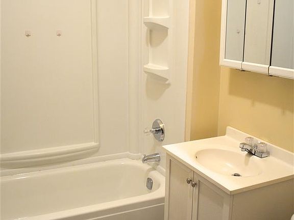 5th image of 2338 Parmele St