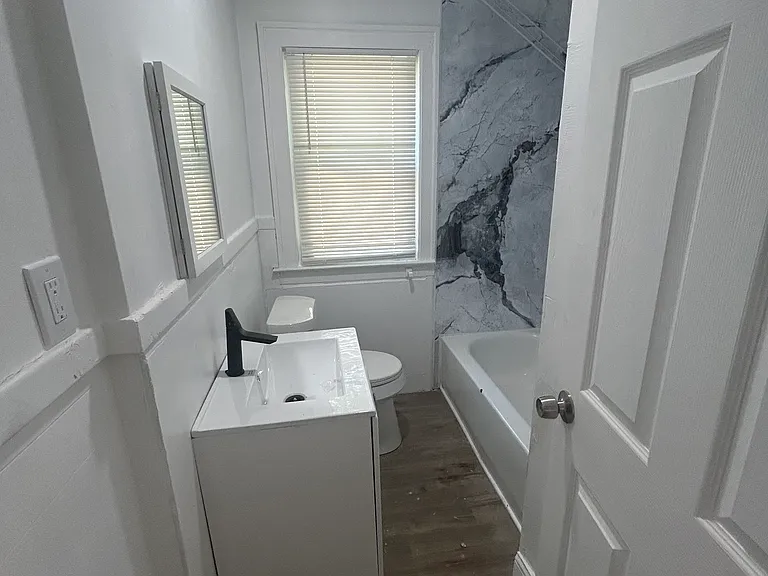 13256 Strathmoor St — Photo 10