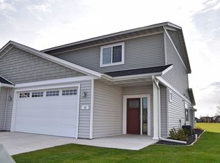 20 Pleasant View Trl, Mankato, MN 56003