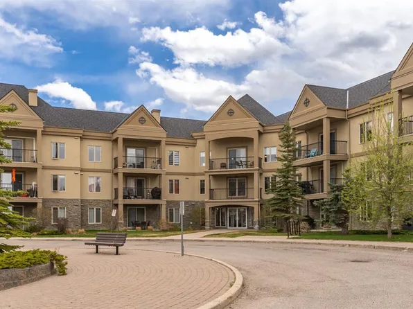 30 Cranfield Line SE #206, Calgary, AB T3M 0C4